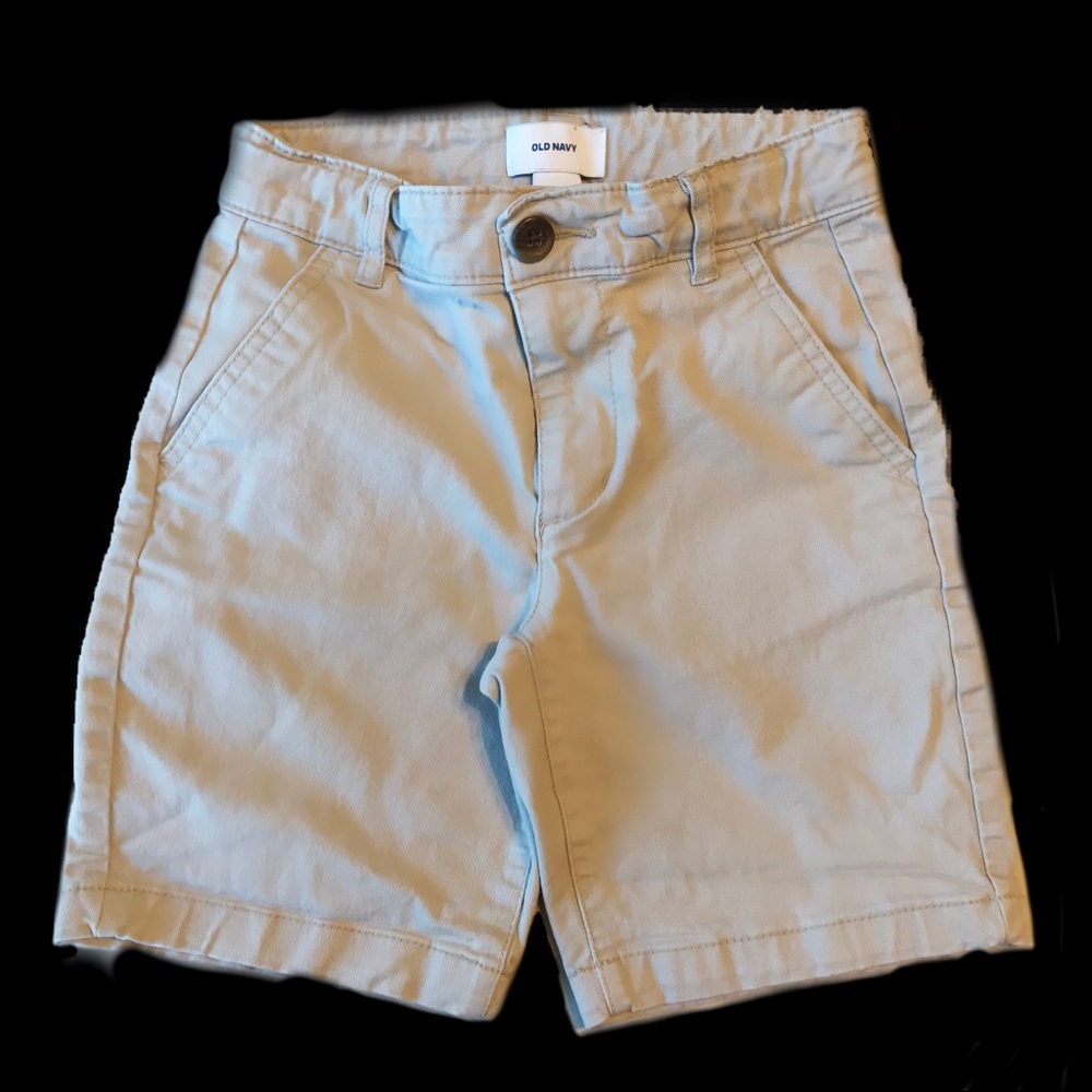 Boys Size 5 Old Navy Khaki shorts